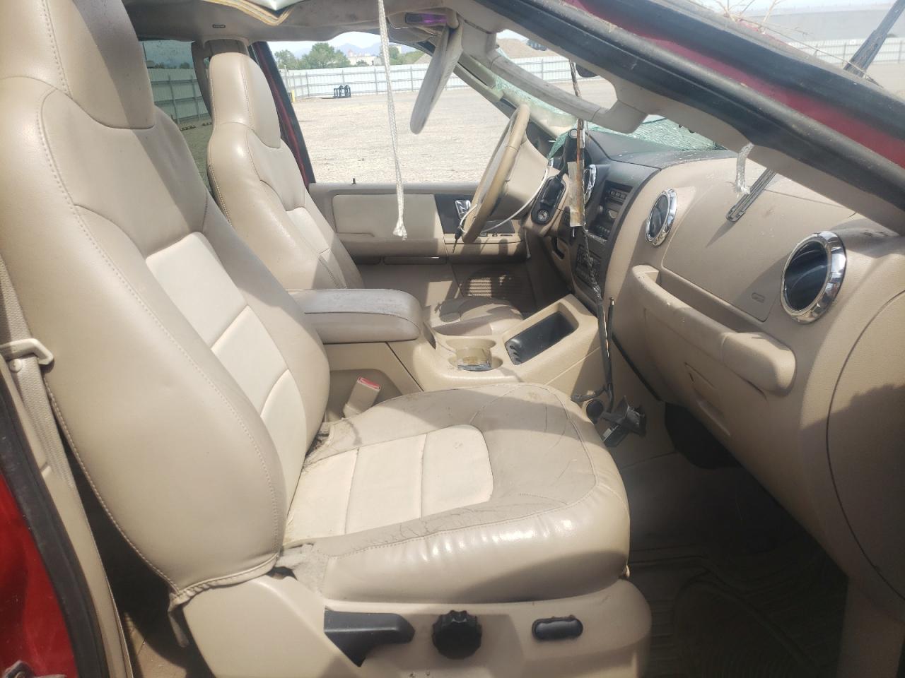Photo 5 from auction – 2005 FORD EXPEDITION with VIN 1FMFU185X5LA89453