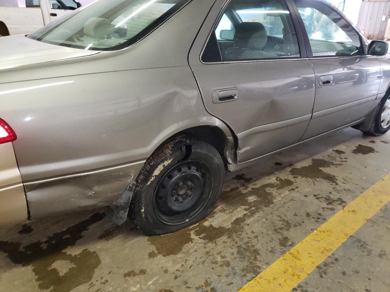 Photo 9 from auction – 2001 TOYOTA CAMRY CE with VIN 4T1BG22K01U081599
