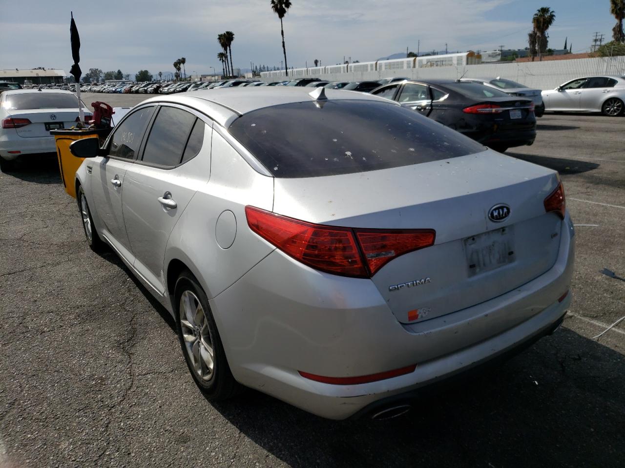 Photo 3 from auction – 2011 KIA OPTIMA LX with VIN KNAGM4A72B5116020