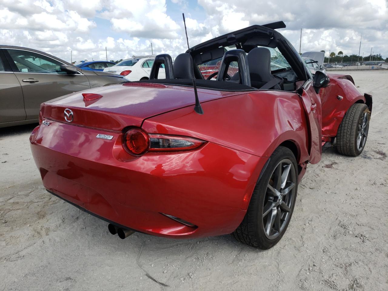 Photo 4 from auction – 2016 MAZDA MX-5 MIATA with VIN JM1NDAD78G0118489
