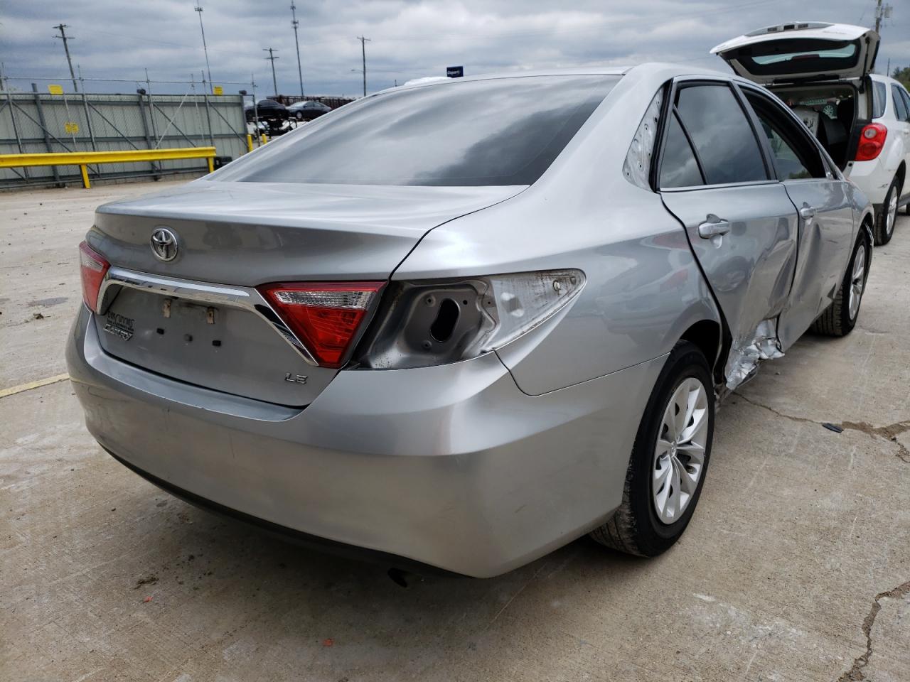 Photo 4 from auction – 2017 TOYOTA CAMRY LE with VIN 4T1BF1FK5HU720237