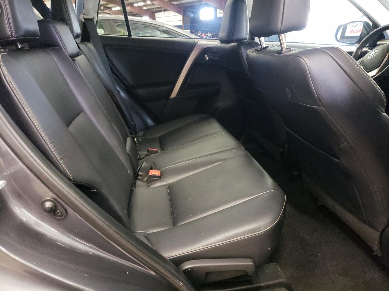Photo 6 from auction – 2014 TOYOTA RAV4 LIMIT with VIN 2T3DFREV7EW168939