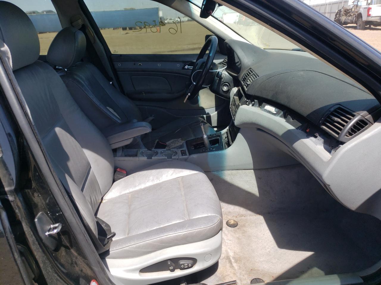 Photo 5 from auction – 2001 BMW 325 I with VIN WBAAV33491EE25503