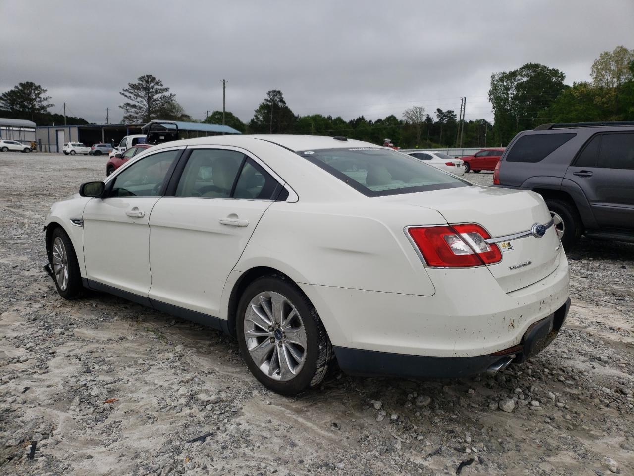 Photo 3 from auction – 2010 FORD TAURUS LIM with VIN 1FAHP2FW7AG110175