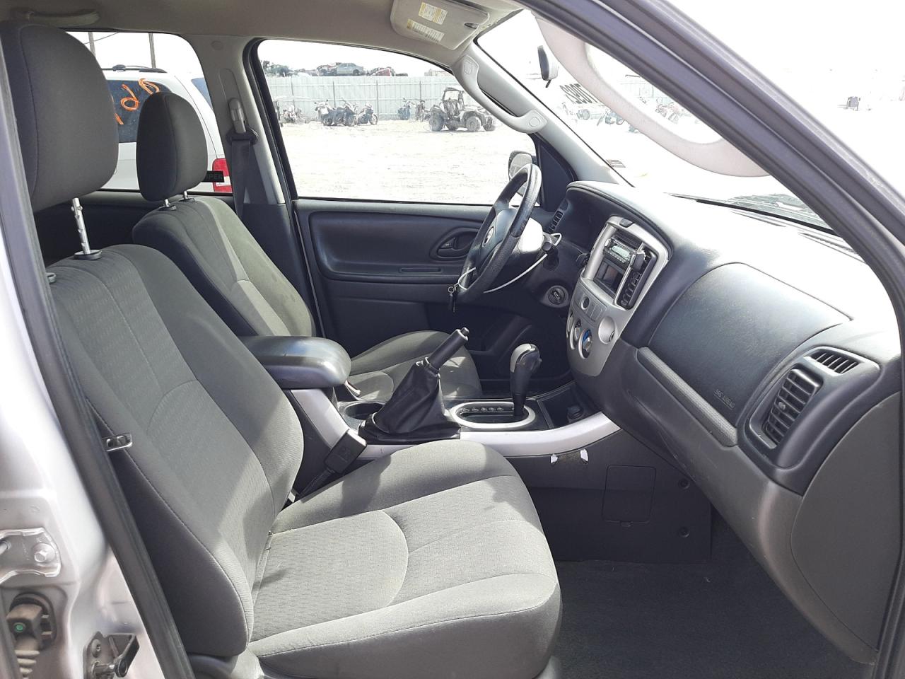 Photo 5 from auction – 2006 MAZDA TRIBUTE I with VIN 4F2YZ02Z66KM01005