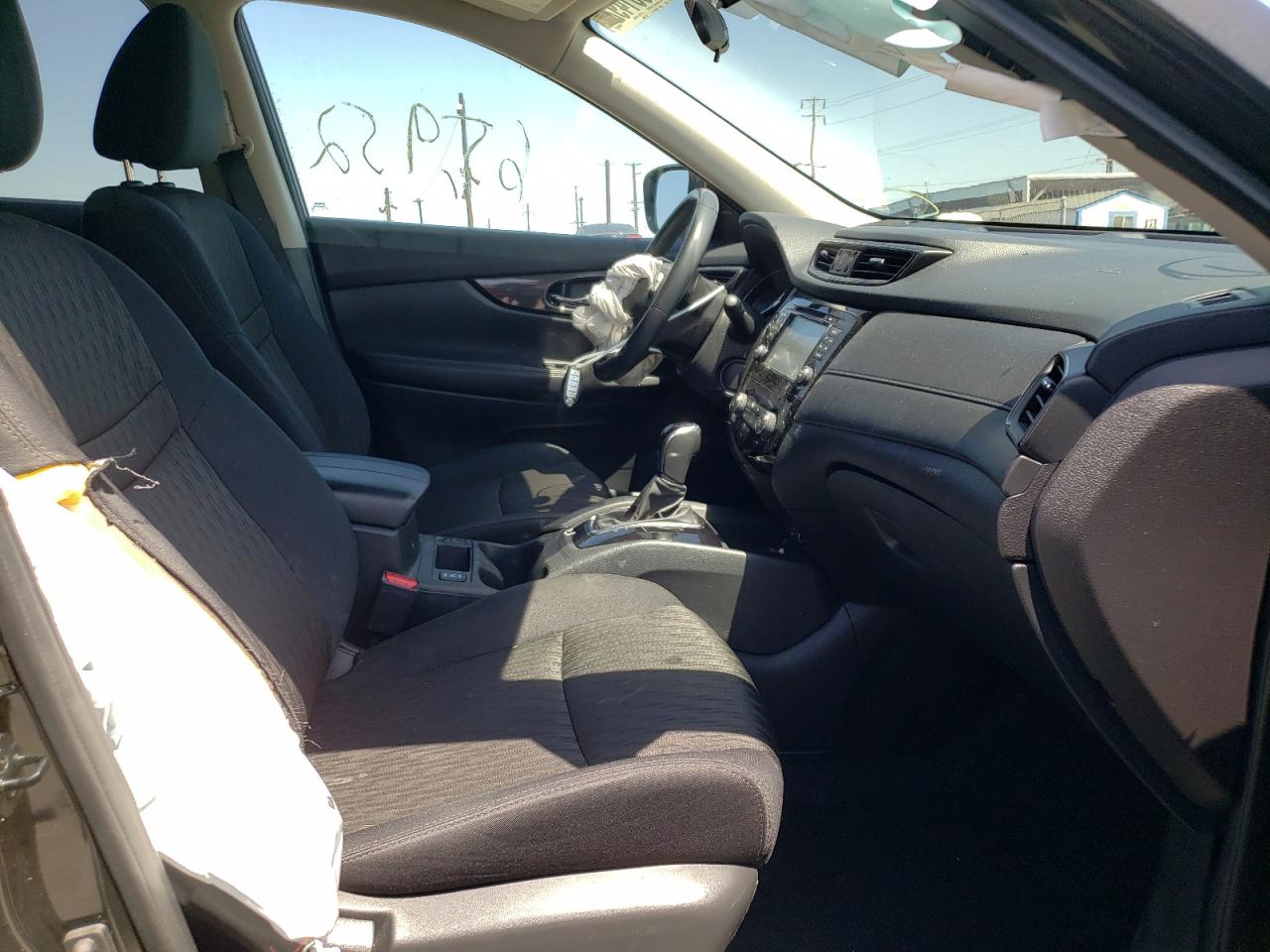 Photo 5 from auction – 2017 NISSAN ROGUE SV with VIN 5N1AT2MN2HC758389