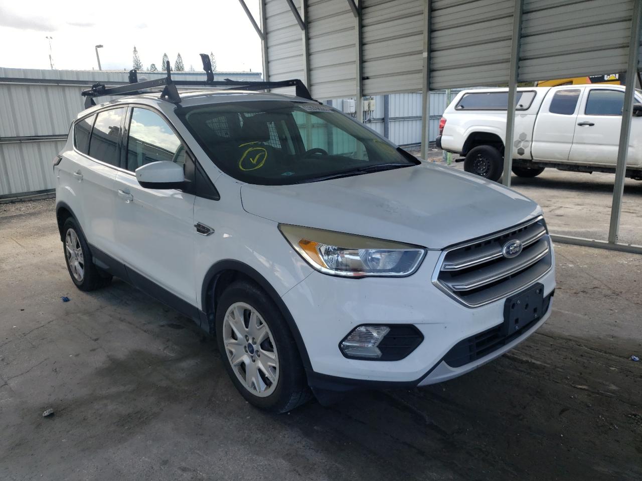 FORD ESCAPE SE 2017 with VIN 1FMCU0GD3HUC99543 - Photo from auction