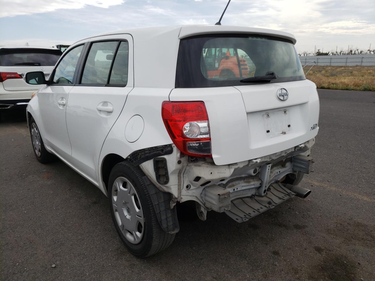 Photo 3 from auction – 2008 TOYOTA SCION XD with VIN JTKKU10458J020796