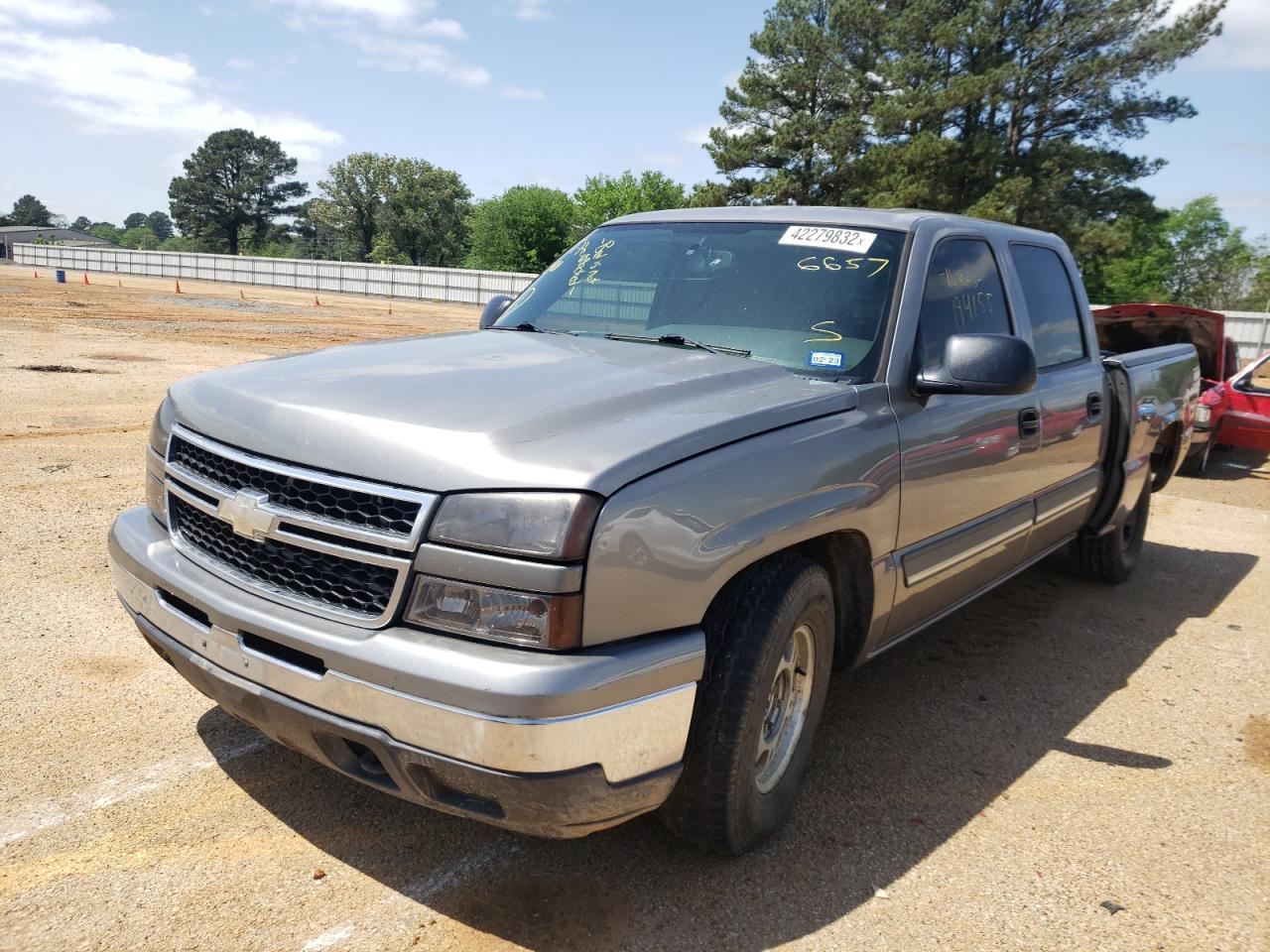 Photo 2 from auction – 2006 CHEVROLET SILVERADO with VIN 2GCEC13V561256657