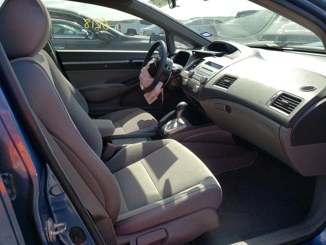 Photo 5 from auction – 2006 HONDA CIVIC EX with VIN 2HGFA16816H506615