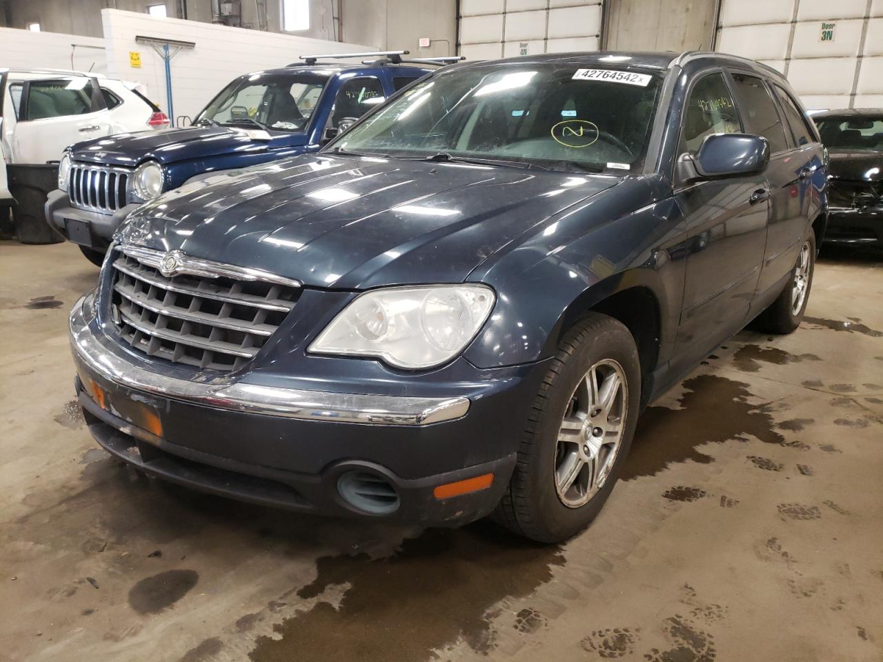 Photo 2 from auction – 2007 CHRYSLER PACIFICA T with VIN 2A8GF68XX7R350603