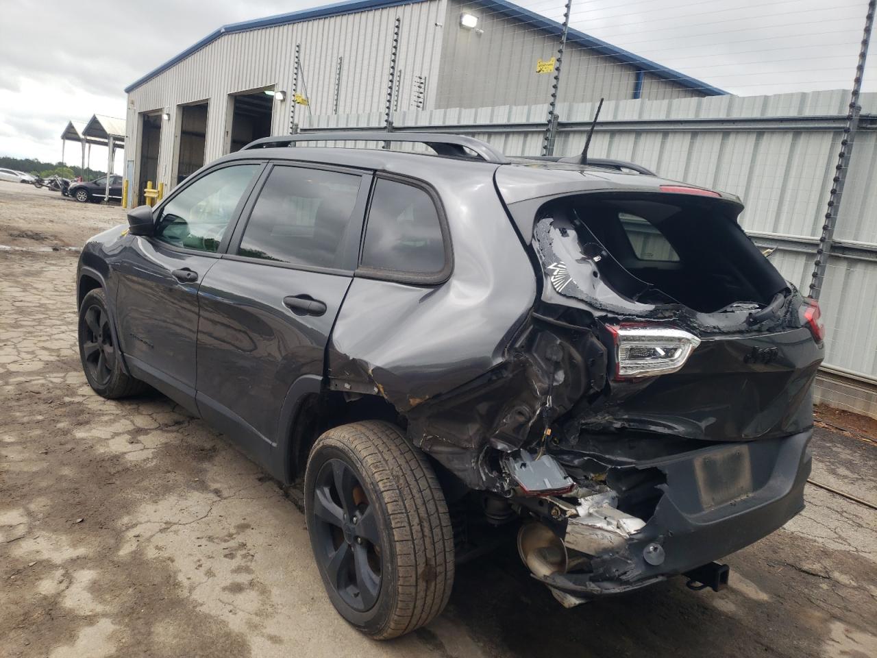 Photo 3 from auction – 2017 JEEP CHEROKEE S with VIN 1C4PJLAB6HW548770
