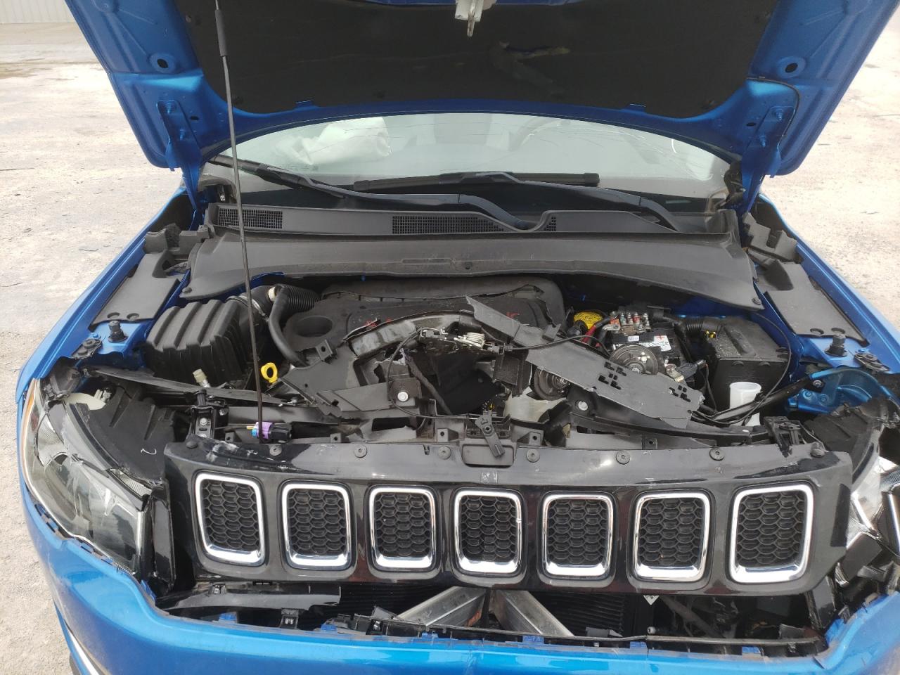 Photo 7 from auction – 2018 JEEP COMPASS LI with VIN 3C4NJCCB3JT300136