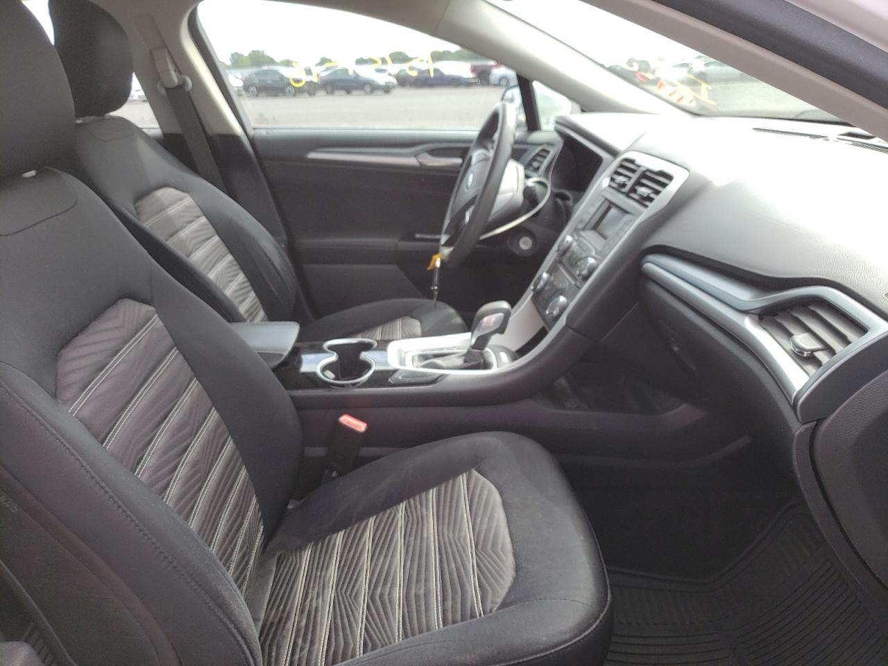 Photo 5 from auction – 2016 FORD FUSION SE with VIN 3FA6P0H75GR106886