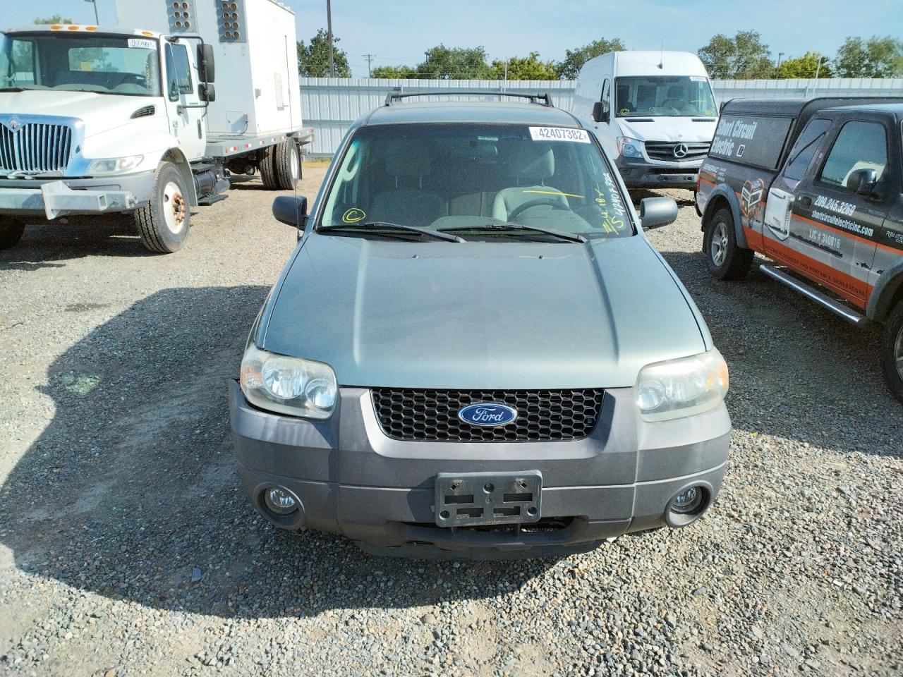 Photo 9 from auction – 2006 FORD ESCAPE XLT with VIN 1FMYU93156KC72276