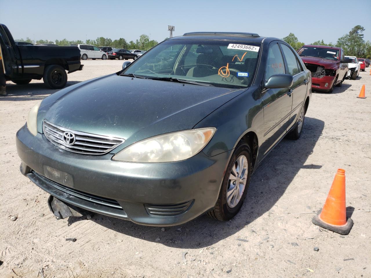 Photo 2 from auction – 2005 TOYOTA CAMRY LE with VIN 4T1BF32K25U093722