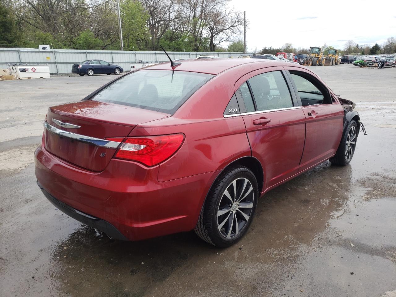 Photo 4 from auction – 2013 CHRYSLER 200 TOURIN with VIN 1C3CCBBG7DN728924