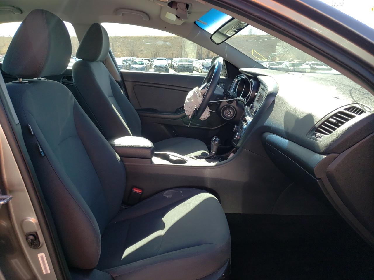 Photo 5 from auction – 2015 KIA OPTIMA LX with VIN 5XXGM4A79FG451232