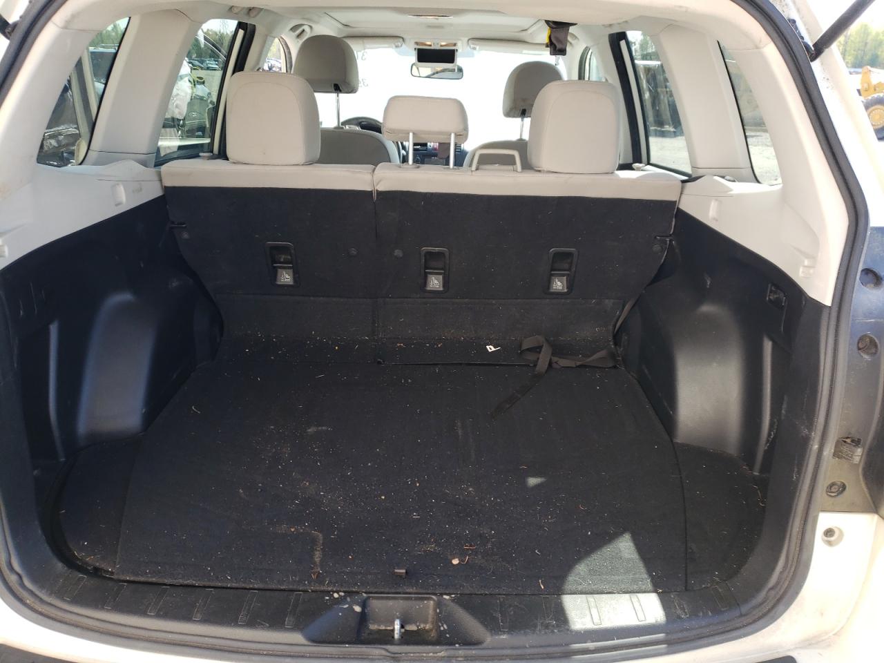 Photo 9 from auction – 2015 SUBARU FORESTER 2 with VIN JF2SJADC0FH582774
