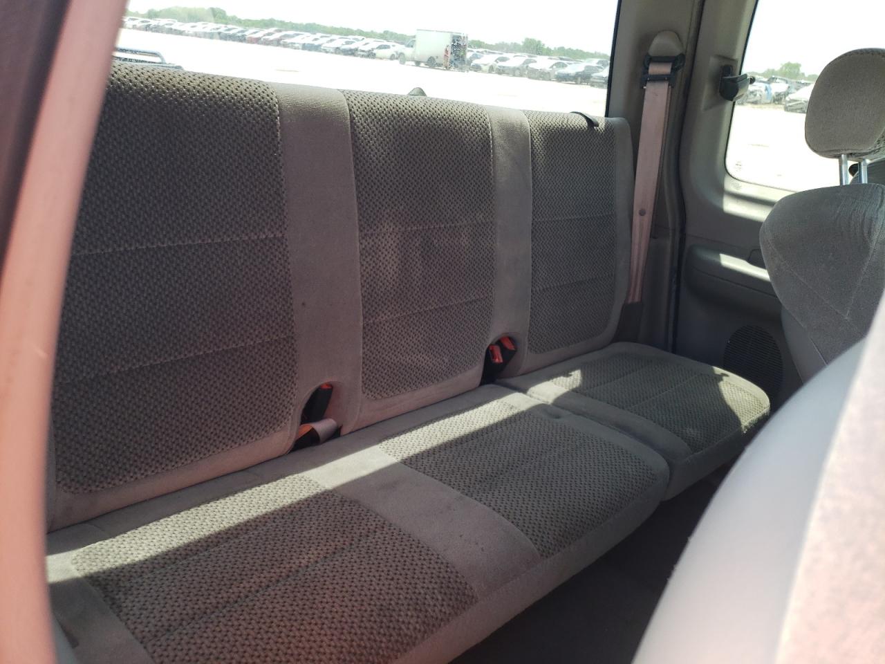 Photo 6 from auction – 2002 FORD F150 with VIN 1FTRX17W12NB13822