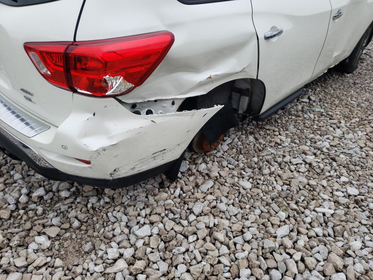 Photo 9 from auction – 2017 NISSAN PATHFINDER with VIN 5N1DR2MM8HC616552