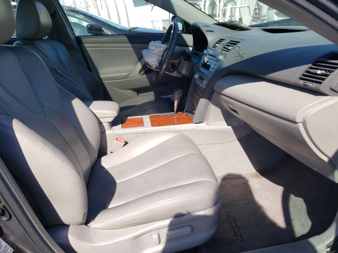 Photo 5 from auction – 2011 TOYOTA CAMRY HYBR with VIN 4T1BB3EK7BU137698