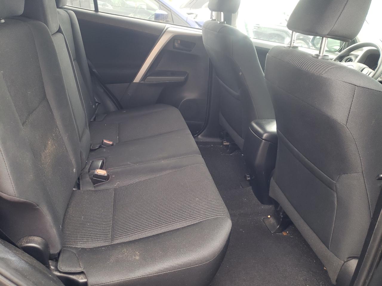 Photo 6 from auction – 2016 TOYOTA RAV4 LE with VIN 2T3BFREV0GW455193
