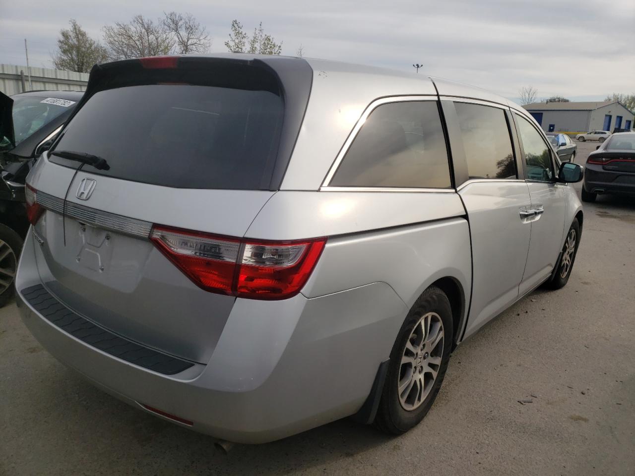 Photo 4 from auction – 2011 HONDA ODYSSEY EX with VIN 5FNRL5H67BB013076