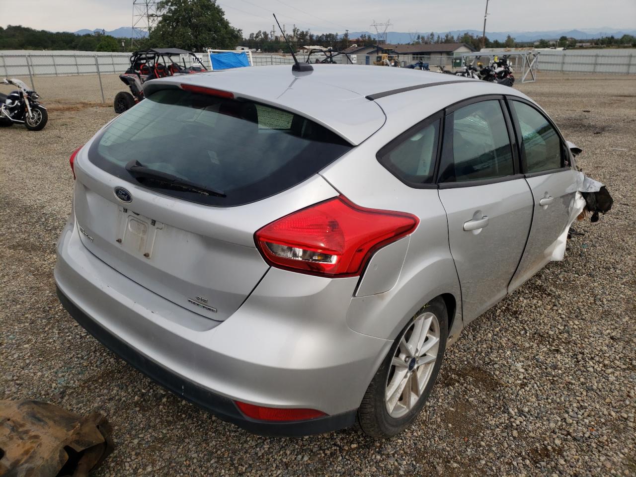 Photo 4 from auction – 2016 FORD FOCUS SE with VIN 1FADP3K20GL352278