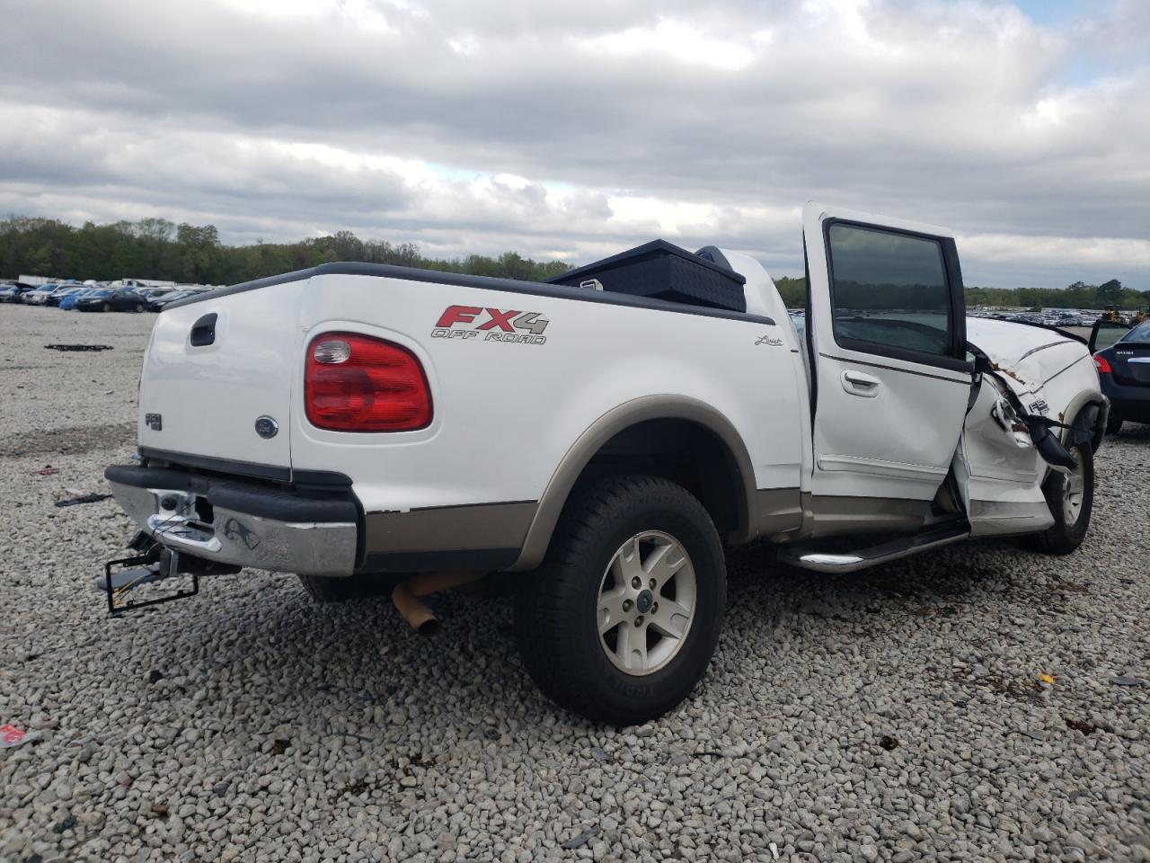 Photo 4 from auction – 2002 FORD F150 SUPER with VIN 1FTRW08L42KC97253