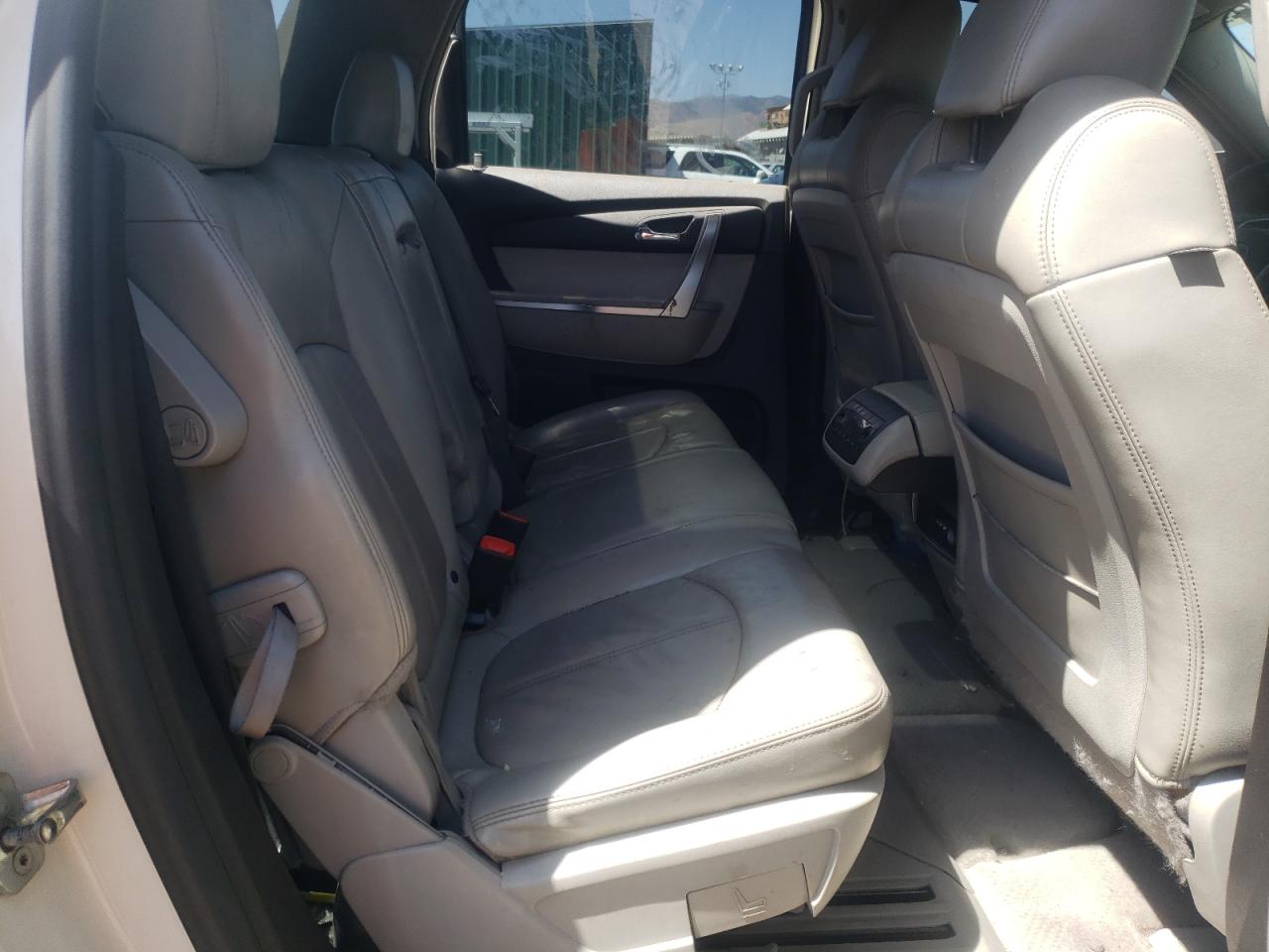Photo 6 from auction – 2008 GMC ACADIA SLT with VIN 1GKEV33798J265379