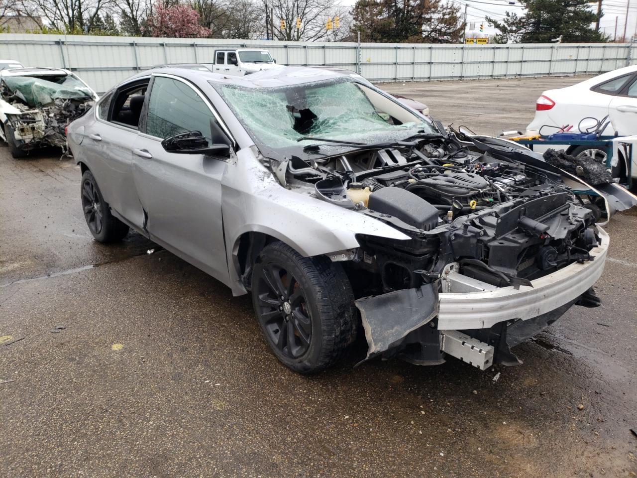 CHRYSLER 200 LIMITE 2015 with VIN 1C3CCCAG2FN516538 - Photo from auction