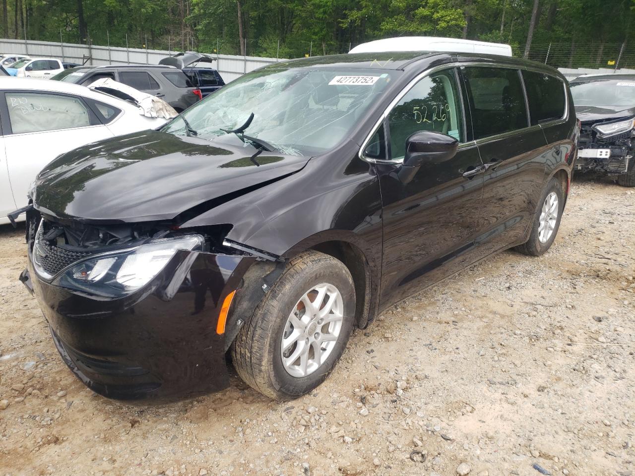 Photo 2 from auction – 2017 CHRYSLER PACIFICA L with VIN 2C4RC1CG8HR525743