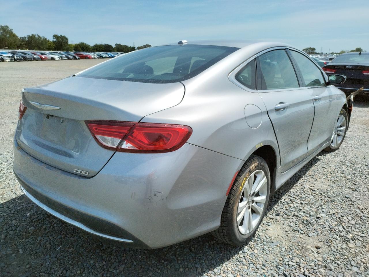 Photo 4 from auction – 2015 CHRYSLER 200 LIMITE with VIN 1C3CCCAB3FN608102