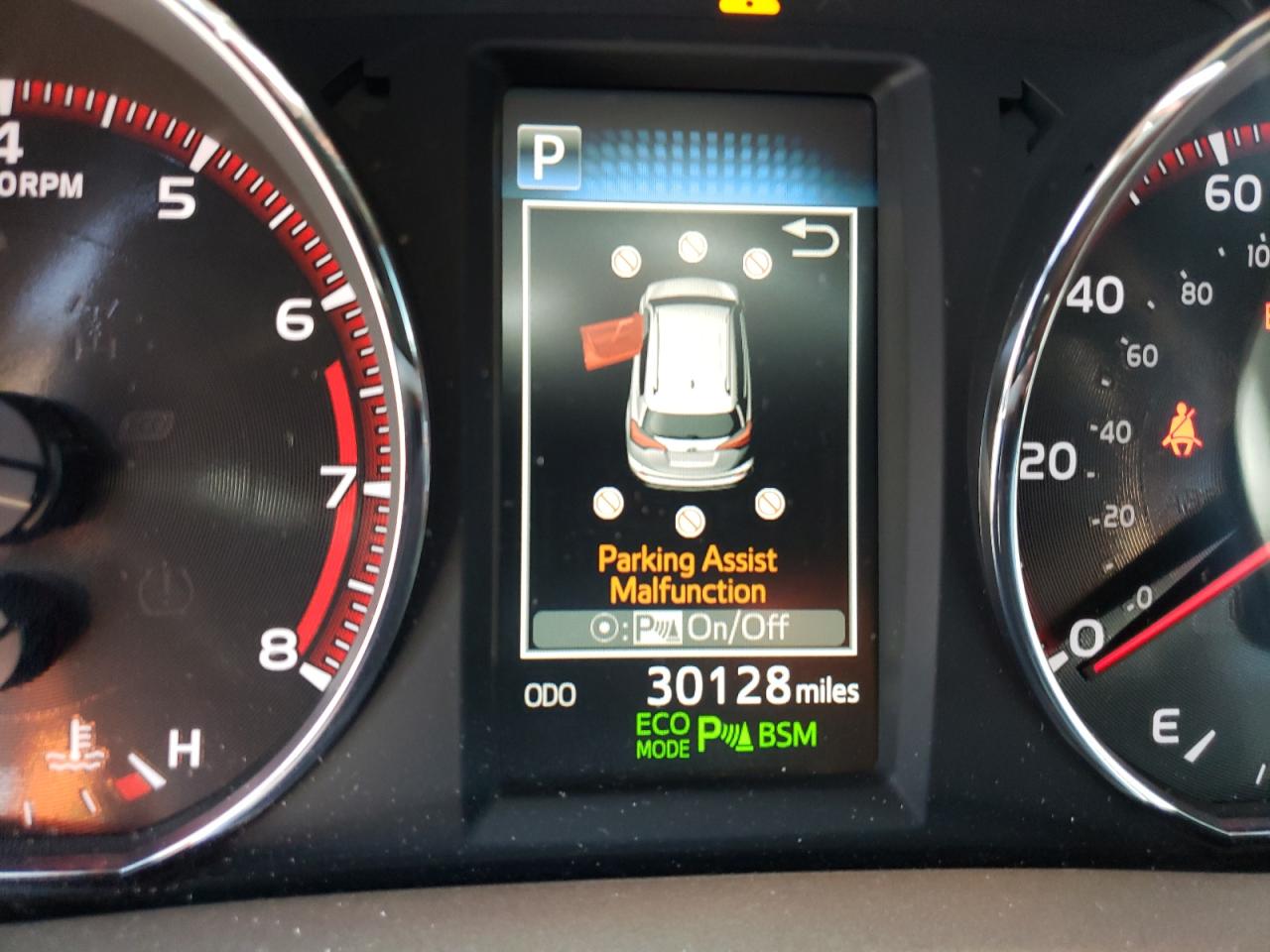 Photo 8 from auction – 2016 TOYOTA RAV4 SE with VIN 2T3JFREV6GW413719