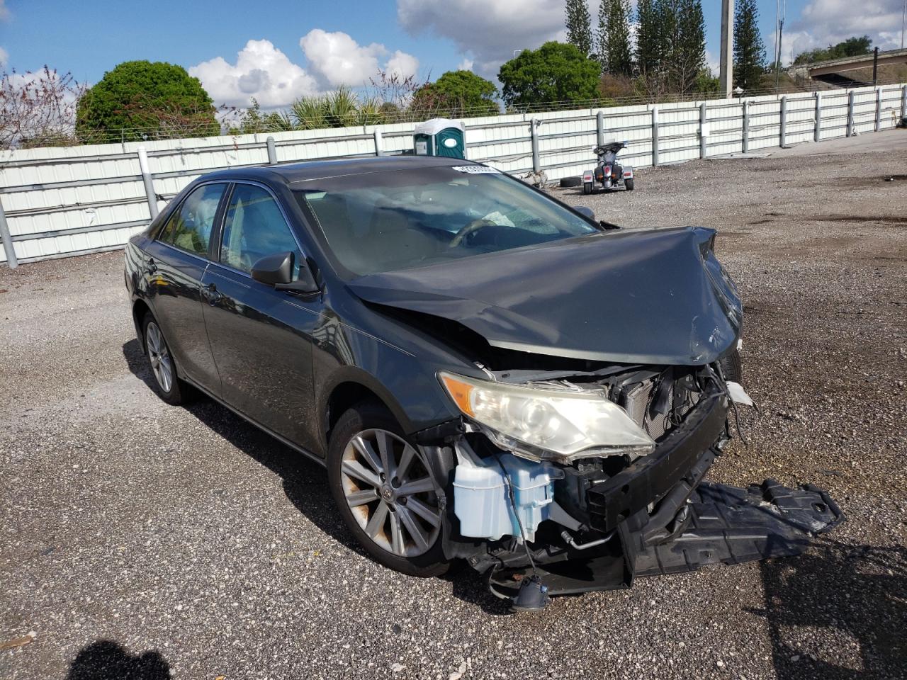 TOYOTA CAMRY SE 2013 with VIN 4T1BK1FK2DU528392 - Photo from auction