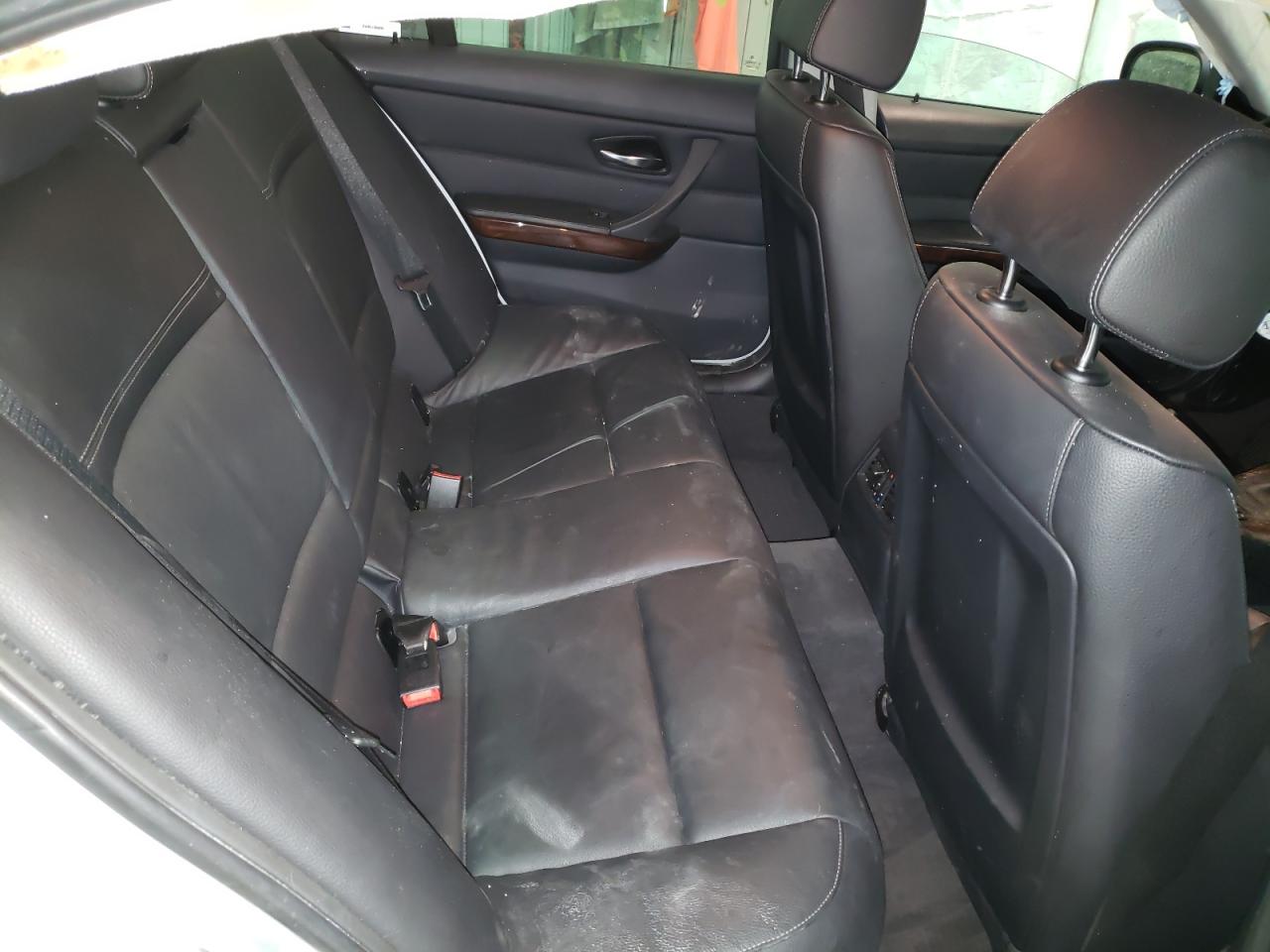 Photo 6 from auction – 2011 BMW 328 I with VIN WBAPH7G52BNN07793