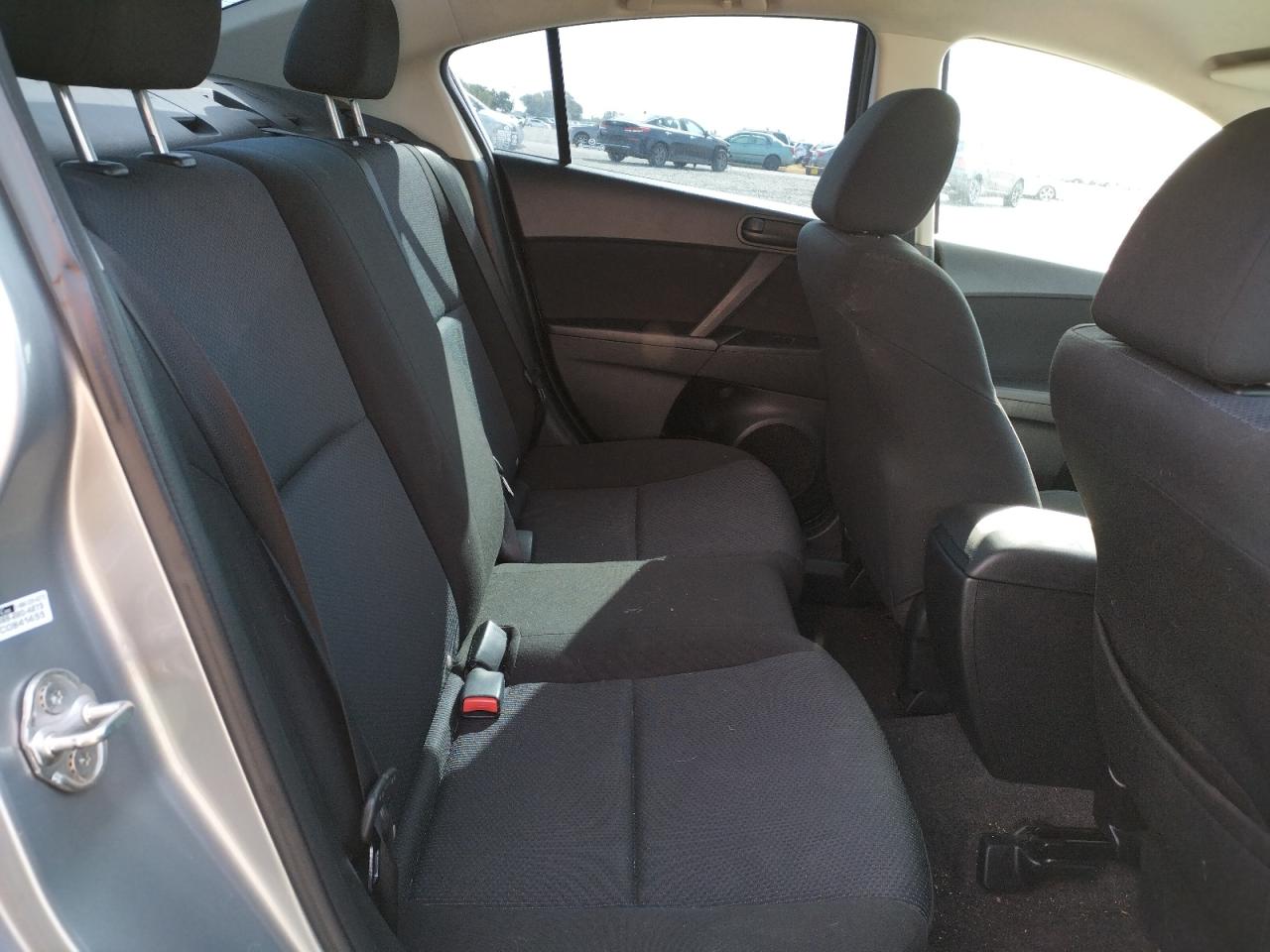 Photo 6 from auction – 2011 MAZDA 3 I with VIN JM1BL1UG5B1440354