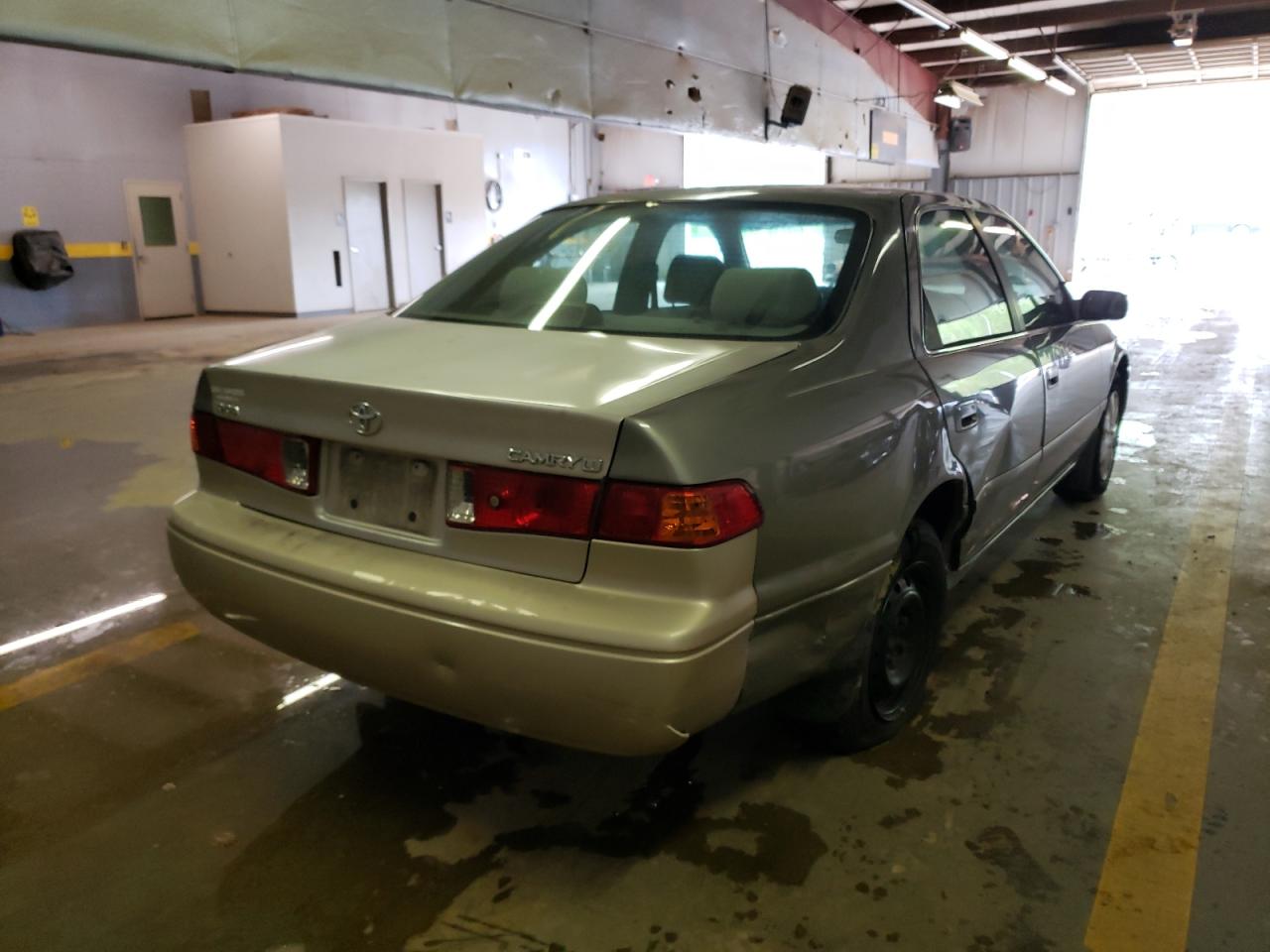 Photo 4 from auction – 2001 TOYOTA CAMRY CE with VIN 4T1BG22K01U081599