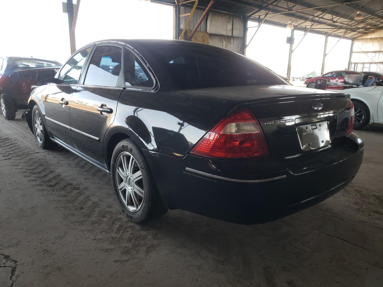 Photo 3 from auction – 2005 FORD FIVE HUNDR with VIN 1FAFP25135G118387