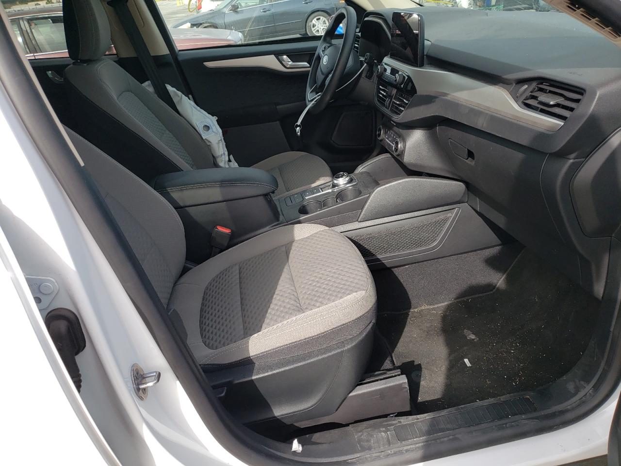 Photo 5 from auction – 2020 FORD ESCAPE SE with VIN 1FMCU0G60LUA57271