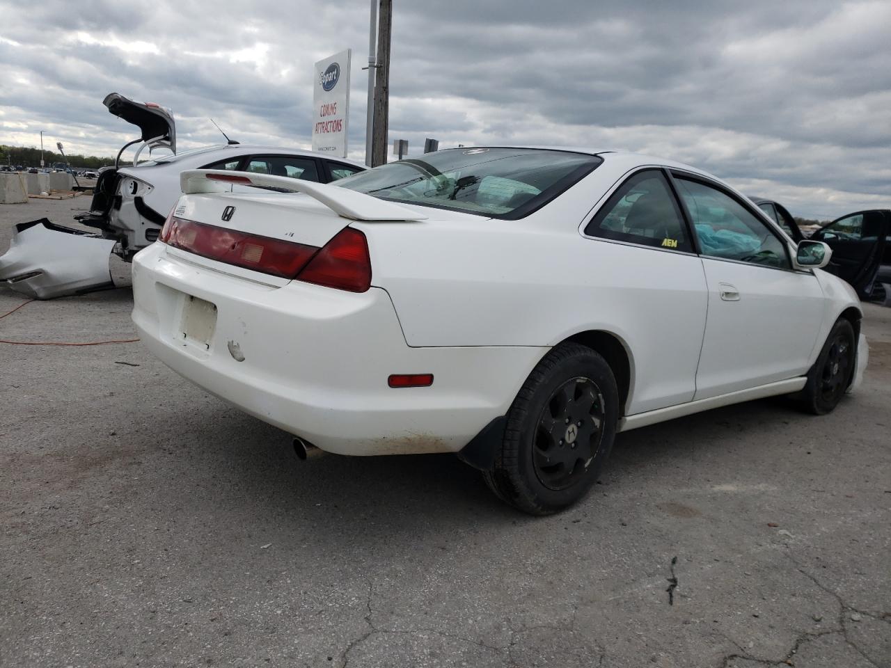 Photo 4 from auction – 2000 HONDA ACCORD EX with VIN 1HGCG3151YA014288
