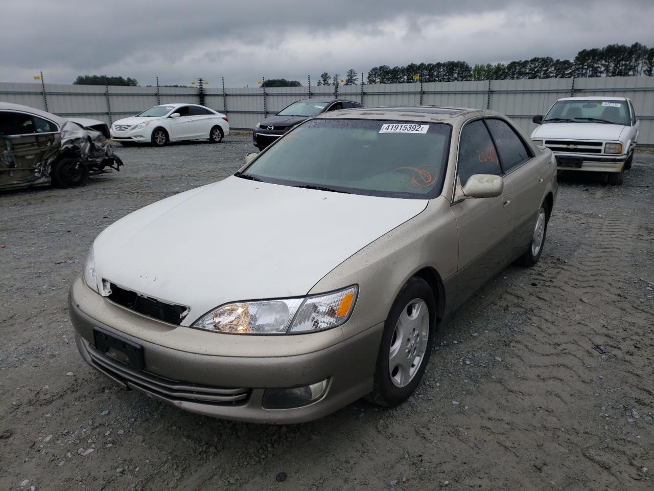 Photo 2 from auction – 2000 LEXUS ES 300 with VIN JT8BF28GXY0266009