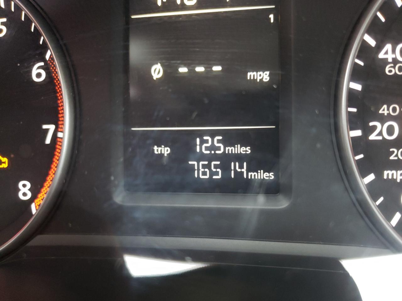 Photo 8 from auction – 2014 VOLKSWAGEN PASSAT S with VIN 1VWAS7A35EC108861