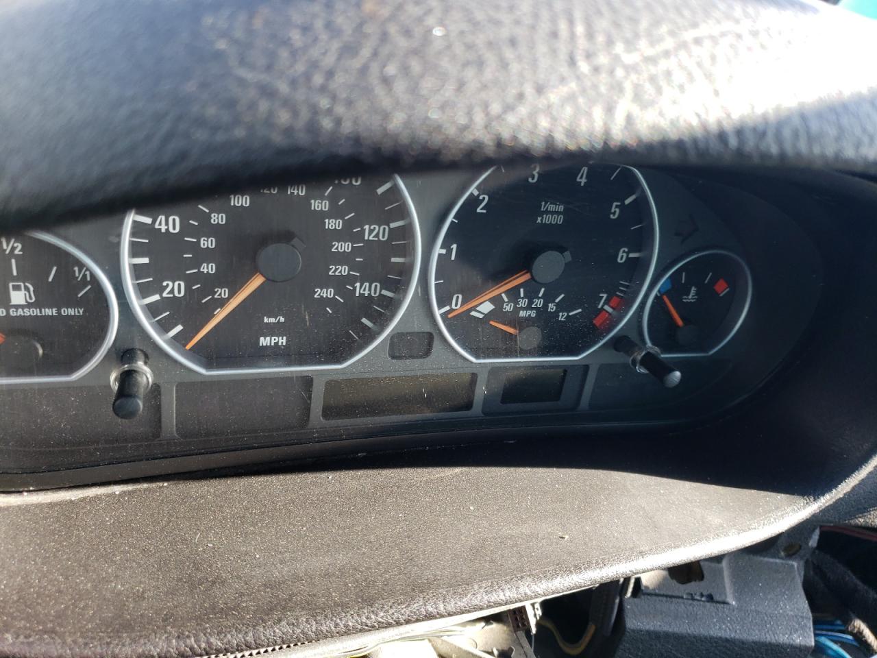 Photo 8 from auction – 2004 BMW 330 I with VIN WBAEV53414KM38469