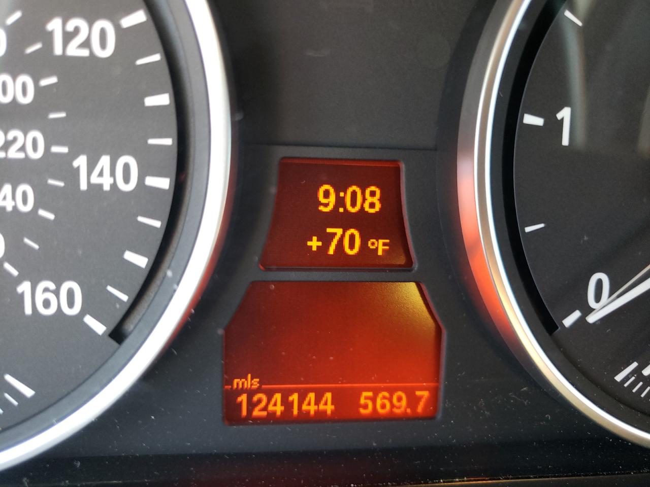 Photo 8 from auction – 2011 BMW X5 XDRIVE3 with VIN 5UXZW0C57BL663000