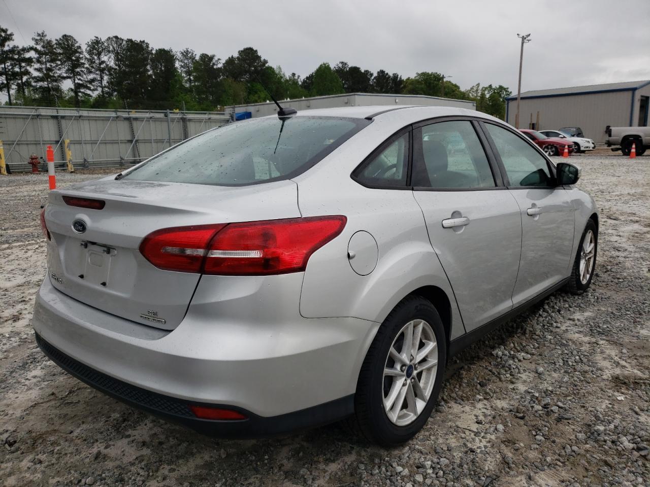 Photo 4 from auction – 2015 FORD FOCUS SE with VIN 1FADP3F24FL316358