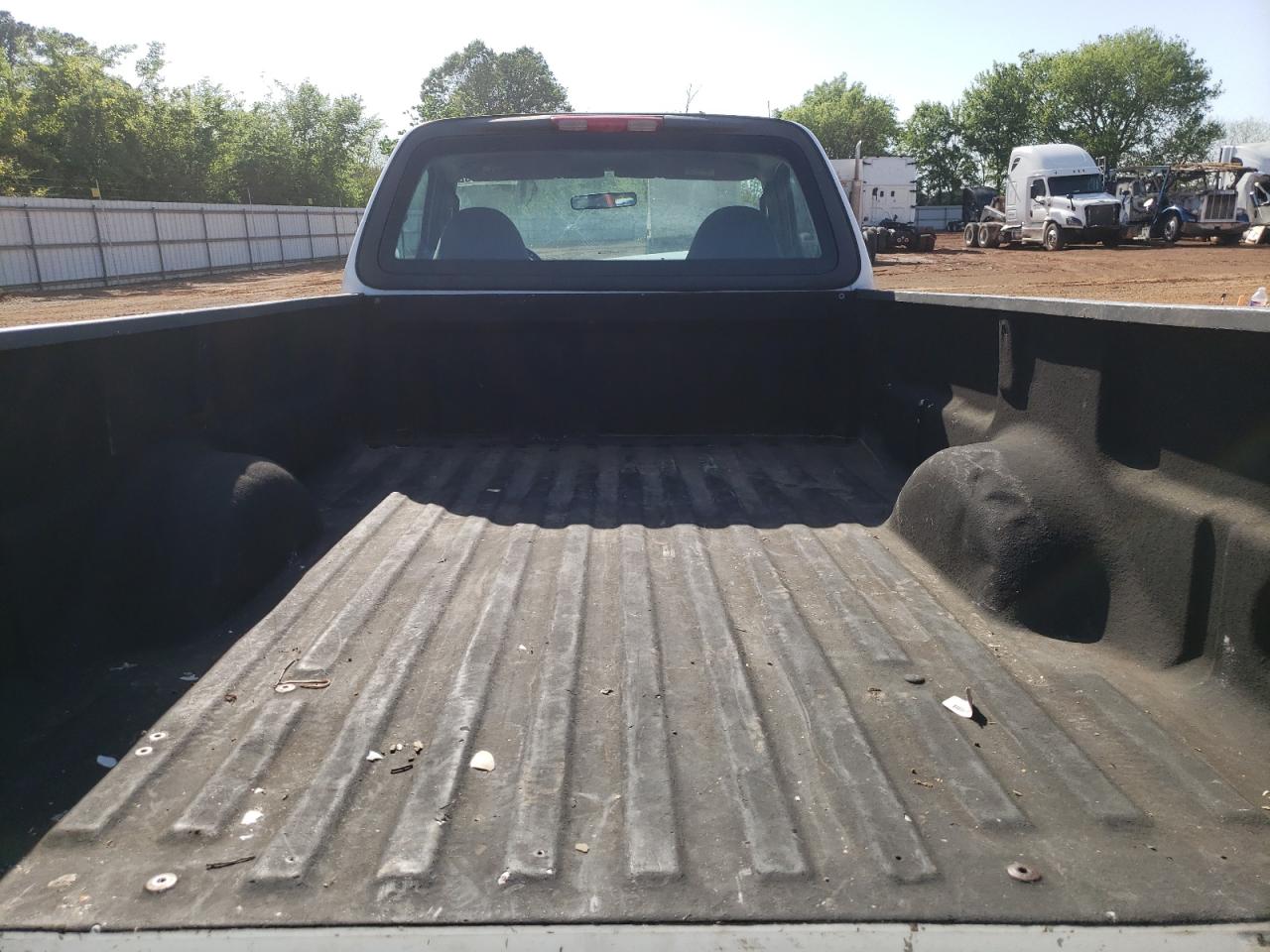 Photo 6 from auction – 2004 FORD F-150 HERI with VIN 2FTRF17W54CA61607