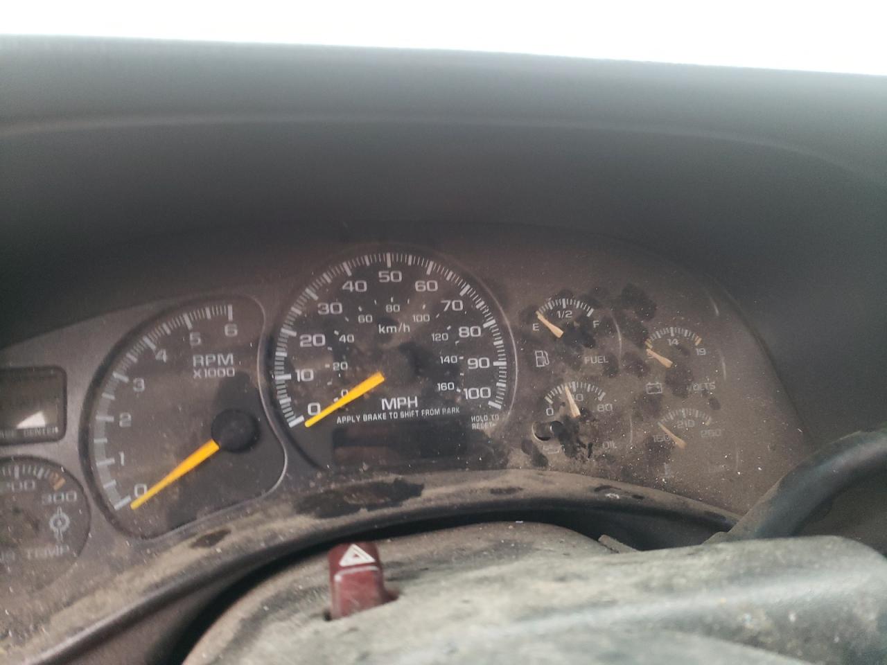 Photo 8 from auction – 2000 CHEVROLET SILVERADO with VIN 1GCGK29U3YE334452