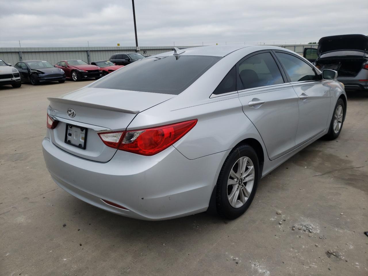 Photo 4 from auction – 2011 HYUNDAI SONATA GLS with VIN 5NPEB4AC8BH203028
